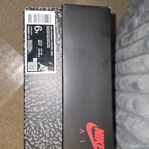 Jordan Kids Black and White Sneakers with Red Accents - Picture 2 of 5